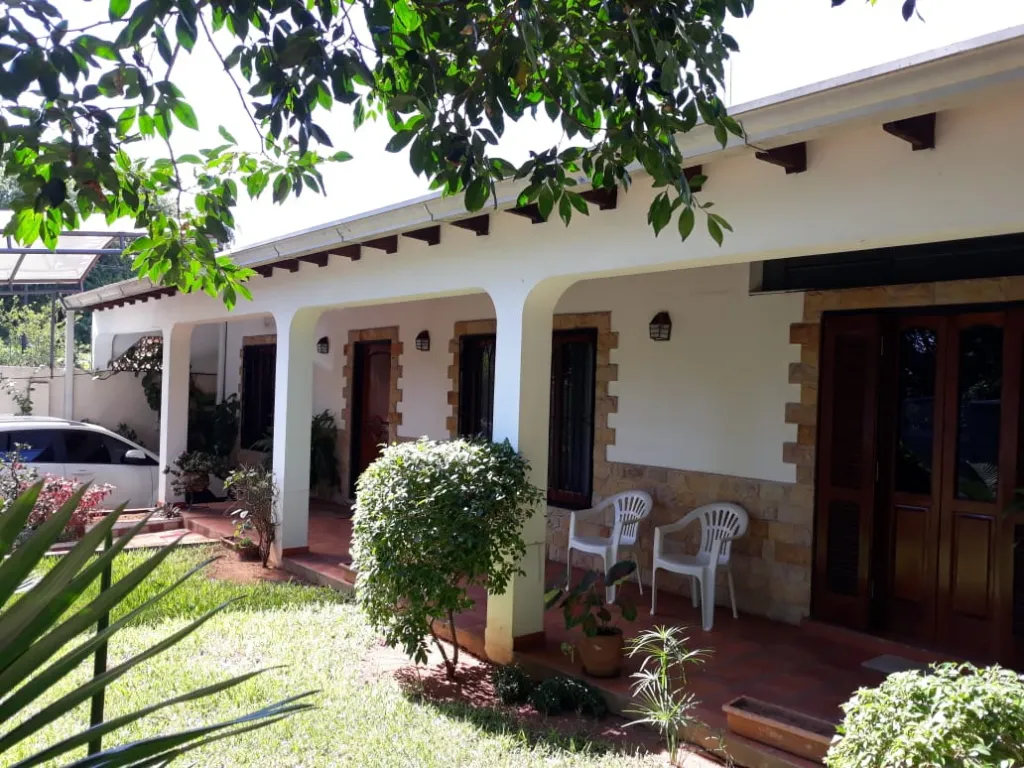 VENDO HERMOSA CASA EN SAN LORENZO CERCA DEL PALACIO DE JUSTICIA — foto 2