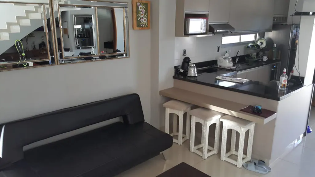 ALQUILO HERMOSO DUPLEX EN LAMBARE CON PISCINA. ZONA YACHT — foto 2