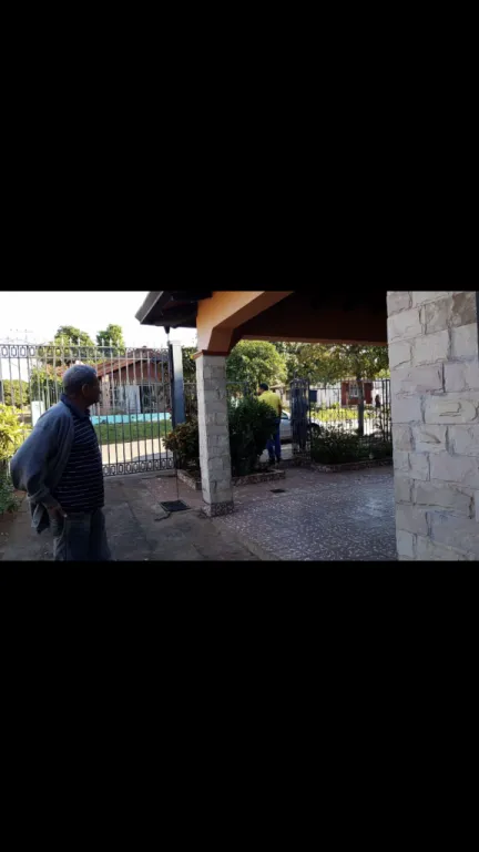 Hermosa casa en capiata equipada ( amoblado, equipos electrónicos ) — foto 3
