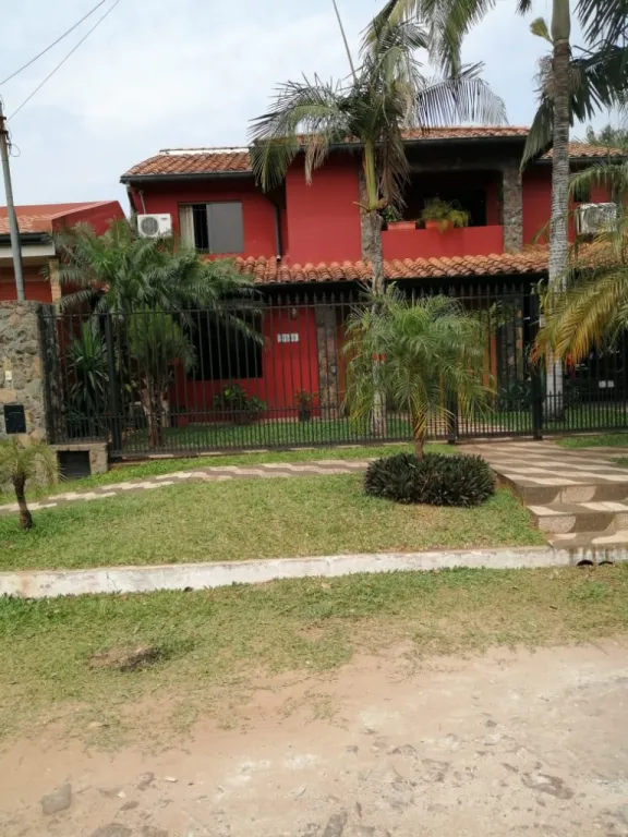 RESIDENCIA DE 2 PLANTAS EN FERNANDO DE LA MORA ZONA NORTE A 6 CUADRAS DE MCAL. LOPEZ — foto 3