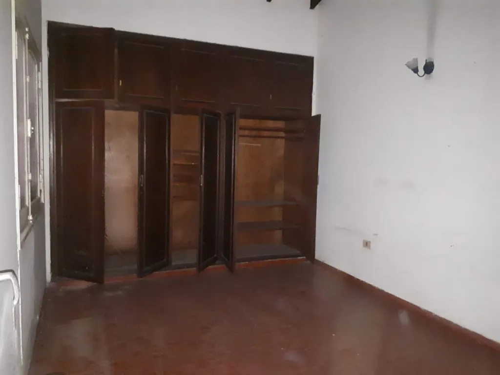 B° STA. LIBRADA PERON FELIX BOGADO: ¡SUPER OFERTA! - CASA EN PB A RECICLAR. — foto 2