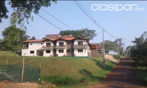 Residencia o Mansión en Paraná Country Club sobre cancha de Golf. — foto 2