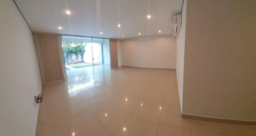 Bº MBURUCUYÁ: ELEGANTE, FULL AMOBLADO Y EQUIPADO, 3 SUITES, 1.600 USD. — foto 3