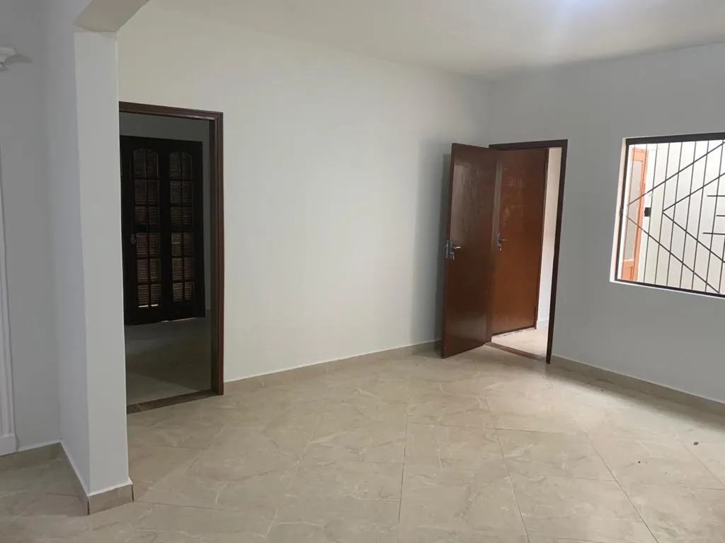Bº VISTA ALEGRE: 435M2, ELEGANTE RESIDENCIA EN VENTA, 850.000.000 GS. — foto 2