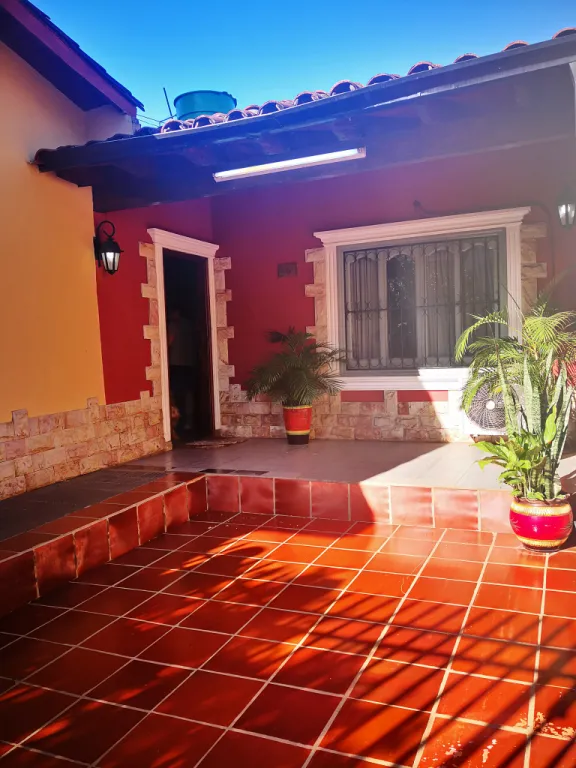 VENDO INMUEBLE EN EL CENTRO DE SAN LORENZO — foto 2