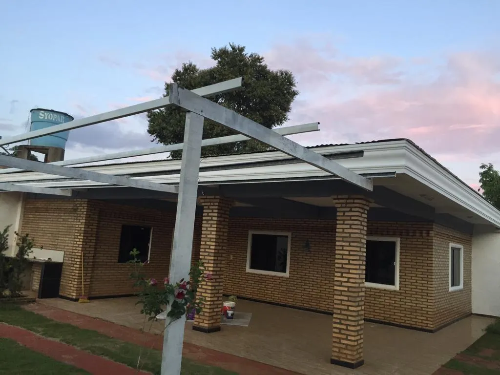 VENDO CASA EN KM 9 ACARAY A 8,5 CUADRAS DE LA RUTA INTERNACIONAL — foto 2
