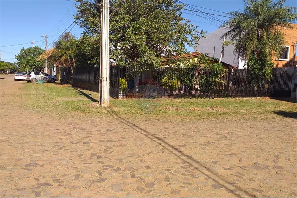VENDO CASA EN ESQUINA - VILLA ADELA LUQUE — foto 2