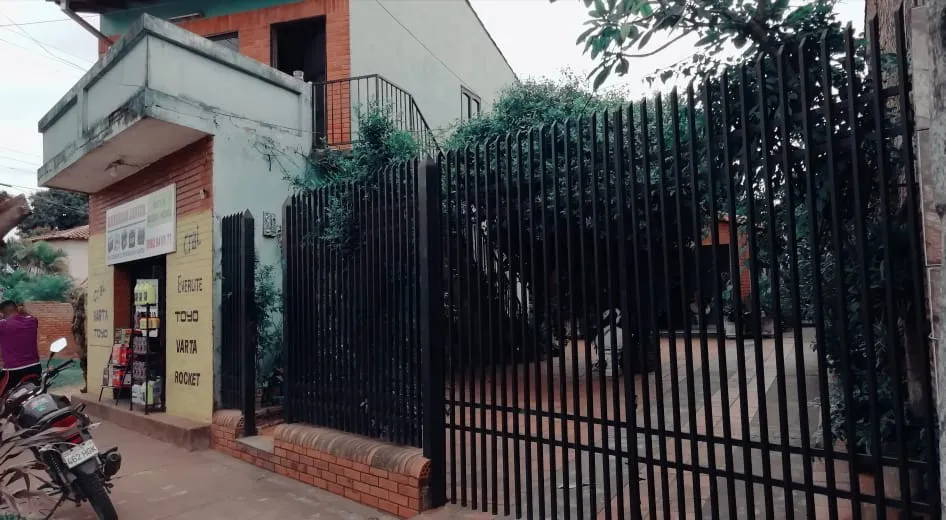 Vendo casa con salon comercial - Sobre ruta asfaltada - Ref Super la bomba — foto 3