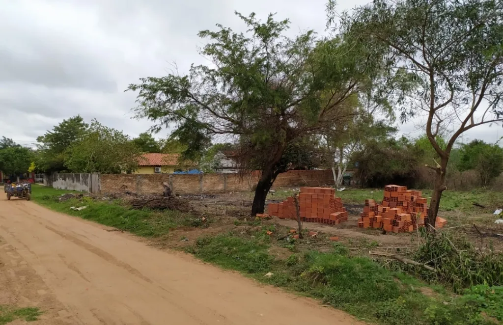 VENDO HERMOSO TERRENO EN MARIANO ROQUE ALONSO. ZONA CENTRAL — foto 2