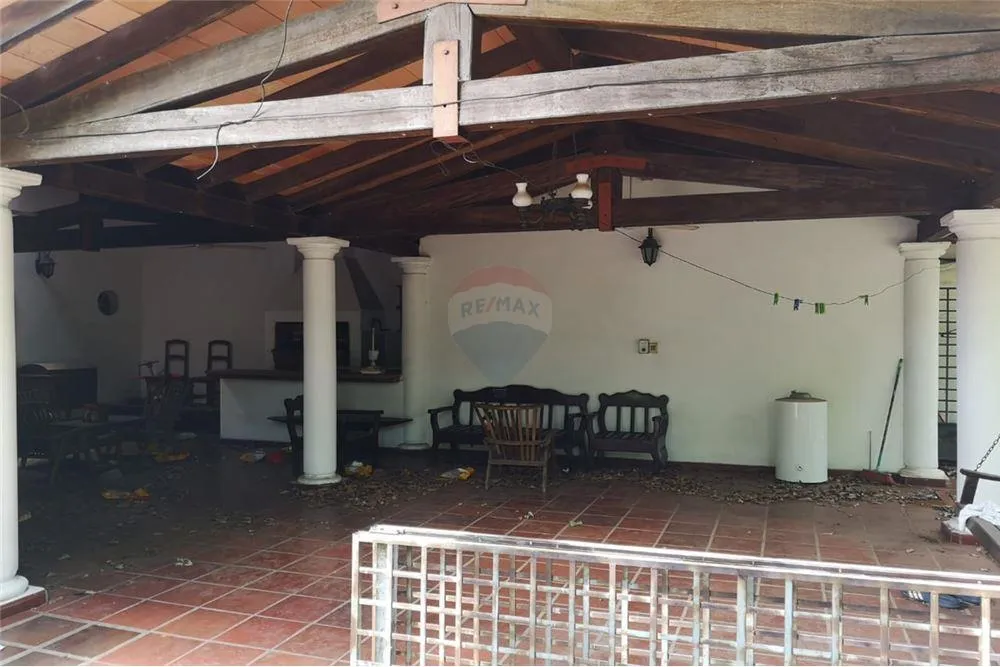 EN VENTA AMPLIA CASA EN SAN LORENZO! — foto 3