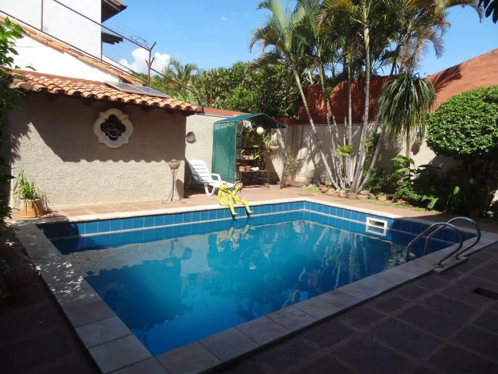 CASA EN BARRIO MBURUCUYÁ — foto 3