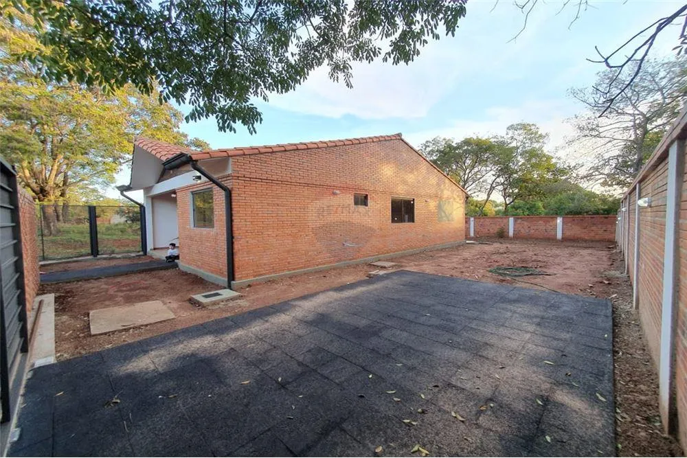 VENDO CASA A ESTRENAR EN ESQUINA LUQUE MORACUE! — foto 3