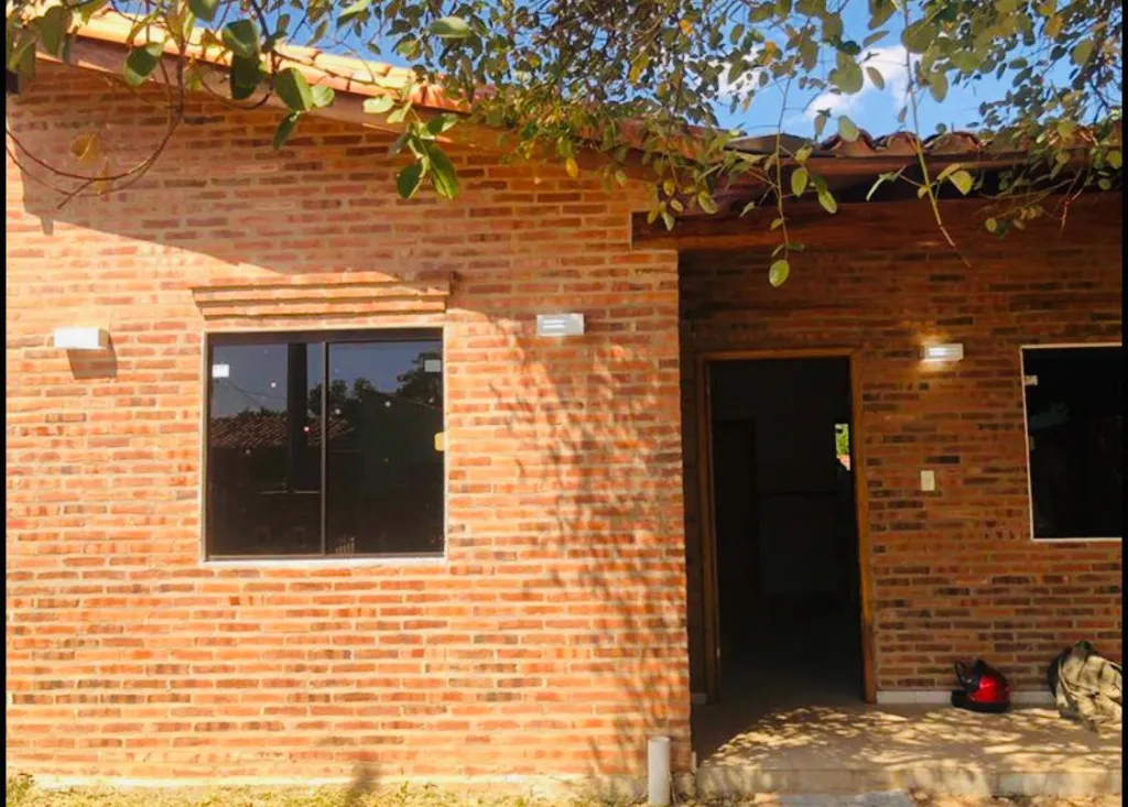 El sueño de tu casa propia al alcance de tus manos Hoy! en Laurelty Luque a media cuadra — foto 2