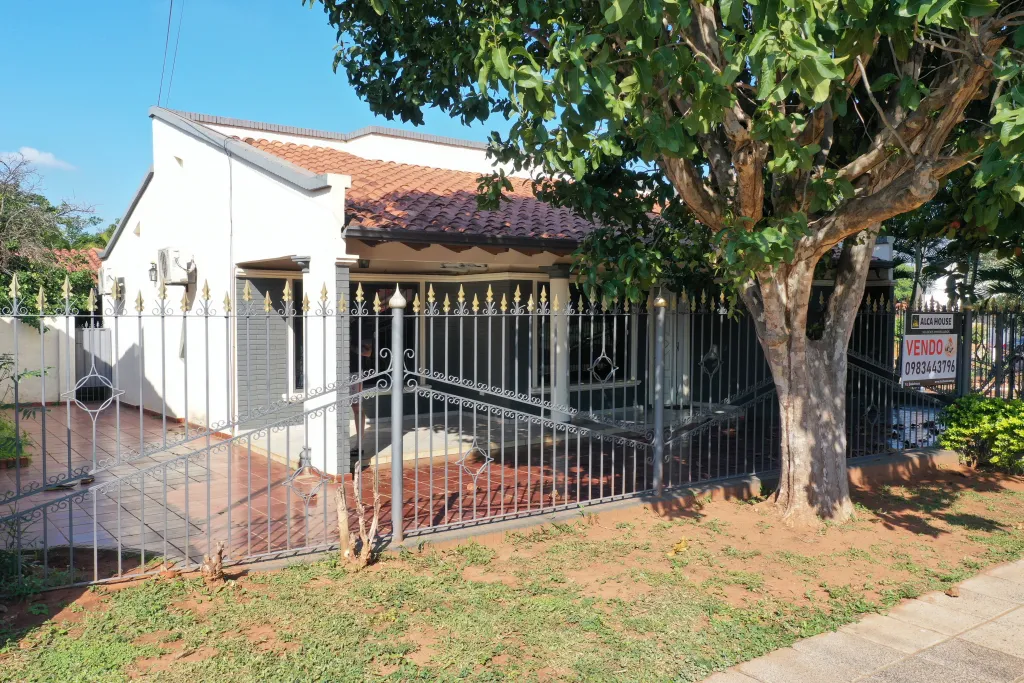 VENDO HERMOSA CASA EN SAN LORENZO — foto 2