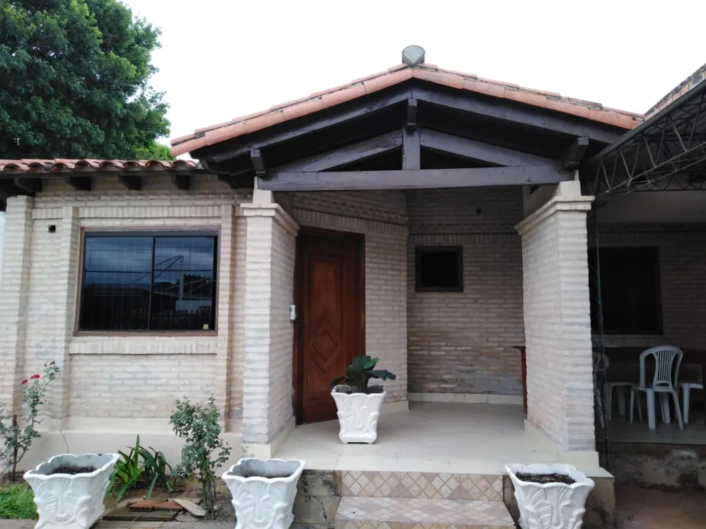 VENDO RESIDENCIA EN LUQUE — foto 3
