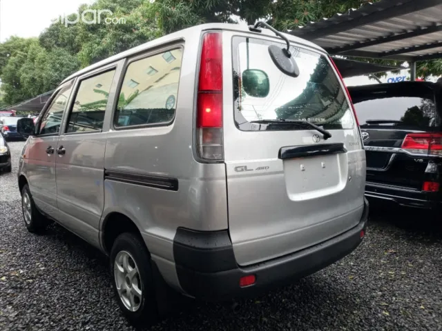 Toyota Noah 2002 — foto 5