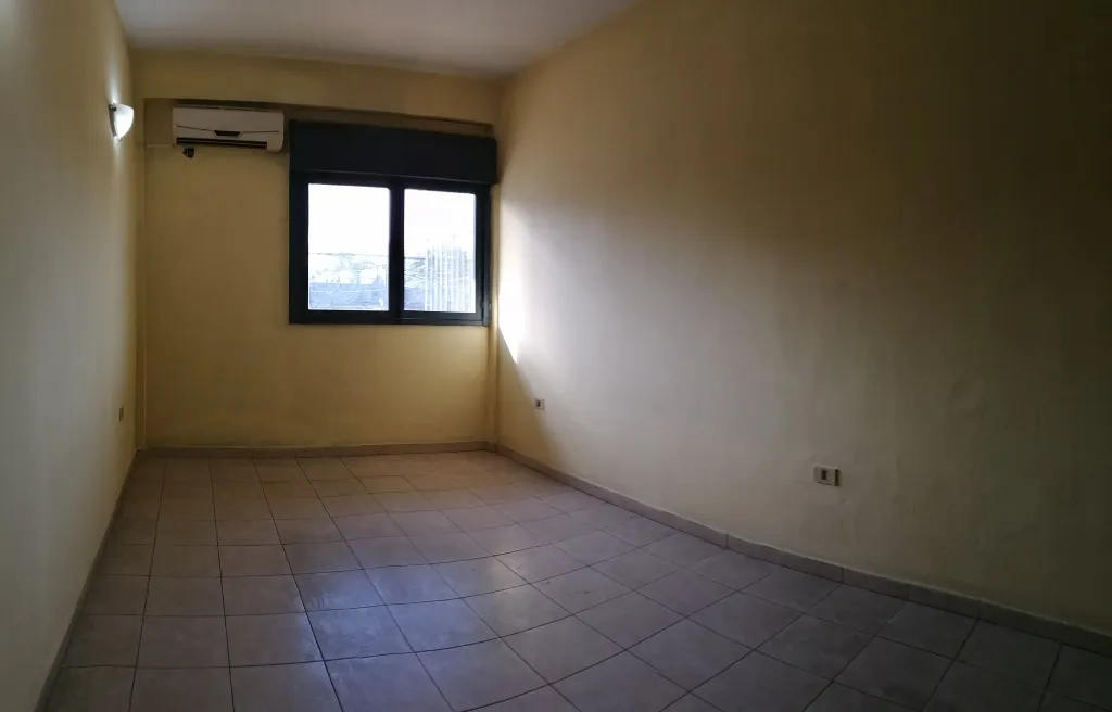 Alquilo Hermos Dpto en el Centro de Luque — foto 2