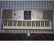 Teclado/Piano YAMAHA PSR-E323