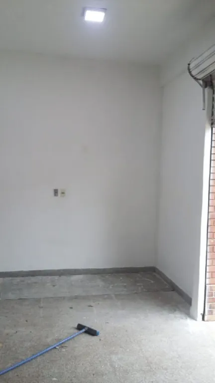 Amplio Salon sobre 22 de Septiembre!! — foto 3