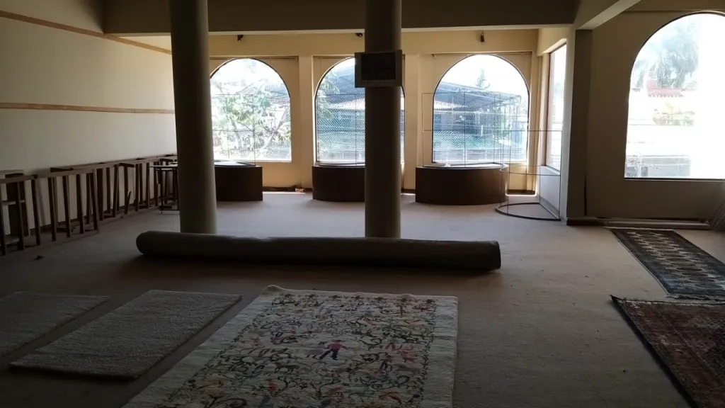 VENTA DE SALON CON OFICINA EN VILLA MORRA — foto 3