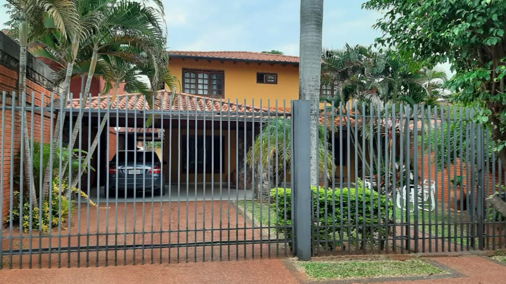 VENDO HERMOSA CASA FERNANDO DE LA MORA, 588 m2 A 4 CUADRAS DE AV DEFENSORES DEL CHACO — foto 2