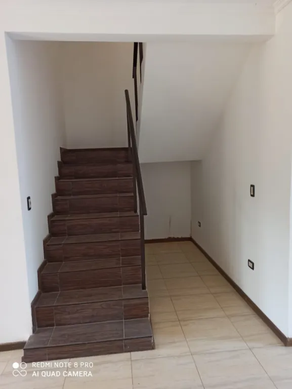 Vendo fino duplex en San Lorenzo Zona Shopping Pinedo a cuadras Mcal López y Laguna Grande — foto 2