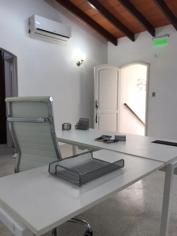 Oficinas a 50 mts del Palacio de Justicia, agua, luz e internet incluido — foto 3