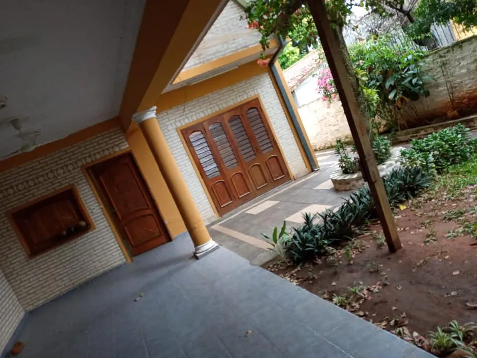 VENDO HERMOSA CASA EN FERNANDO DE LA MORA ZONA SUR PRÓXIMO A SOLDADO OVELAR. — foto 2