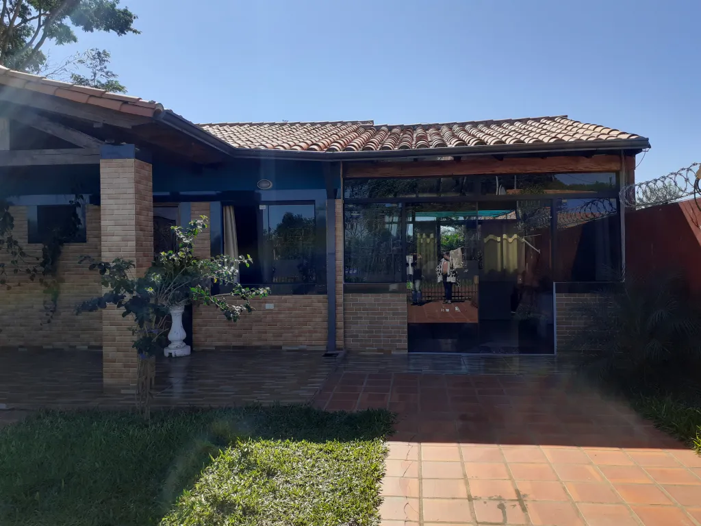 VENDO HERMOSA CASA EN ÑEMBY MBOKAYATY. — foto 2