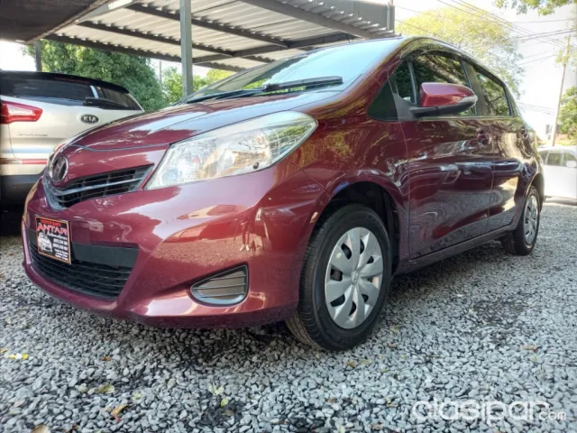 Toyota Vitz 2011 - foto 2