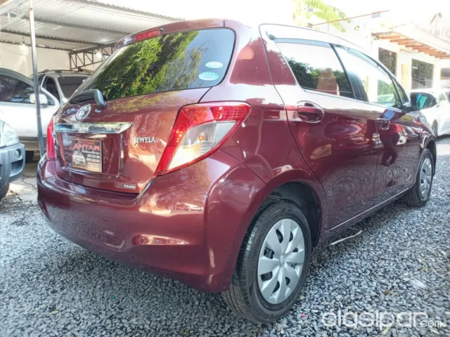 Toyota Vitz 2011 — foto 7