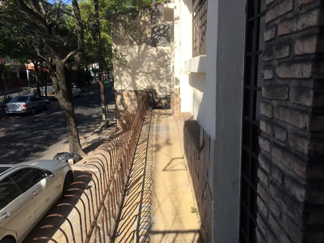CASA PARA VIVIENDA U OFICINA SOBRE AV. RODRIGUEZ DE FRANCIA CS PAI PEREZ. — foto 2