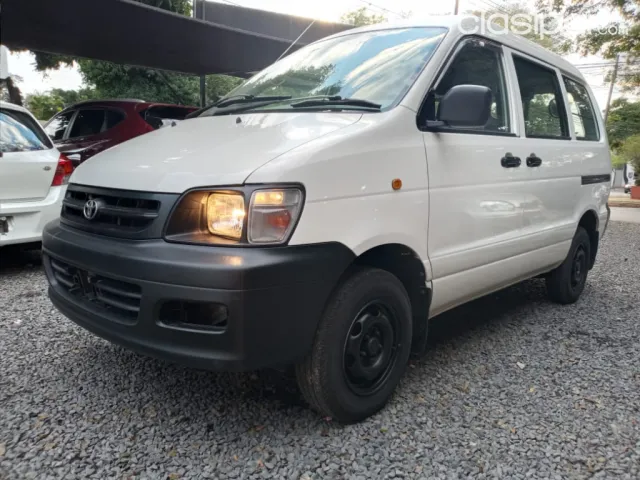 Toyota Noah 2004 — foto 4