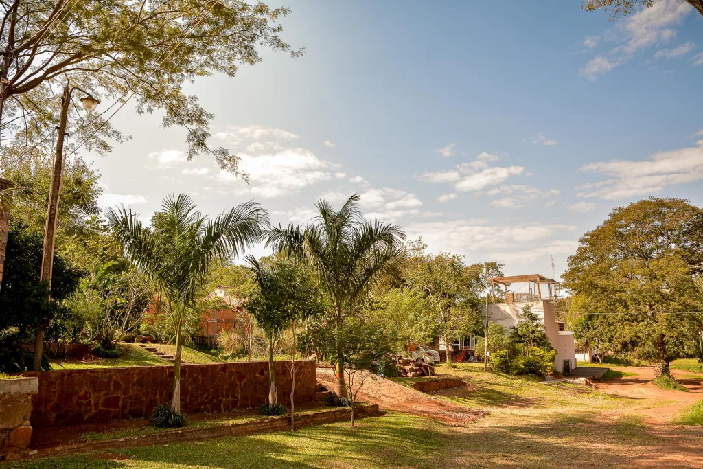 VENDO HERMOSO TERRENO CON UNA CONSTRUCCIÓN TIPO MONOAMBIENTE (VILLA ELISA) — foto 2