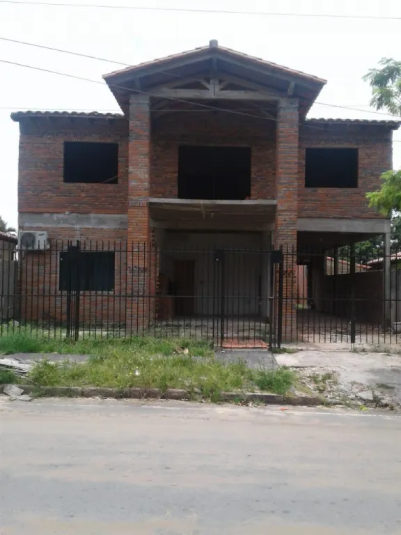 IMPORTANTE CASA EN LOMA PYTA - SAN BLAS..!! — foto 2