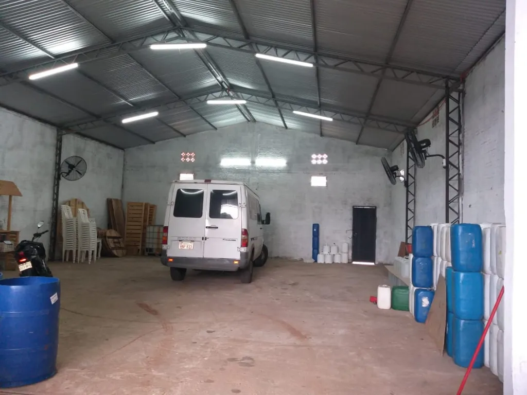 VENDO EN SAN LORENZO, DEPÓSITO CON CASA S ASFALTO, EN ESQ. DOBLE, ESTRATÉGICA UBICACIÓN. — foto 3