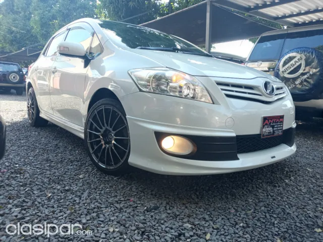 Toyota Auris 2010 — foto 2