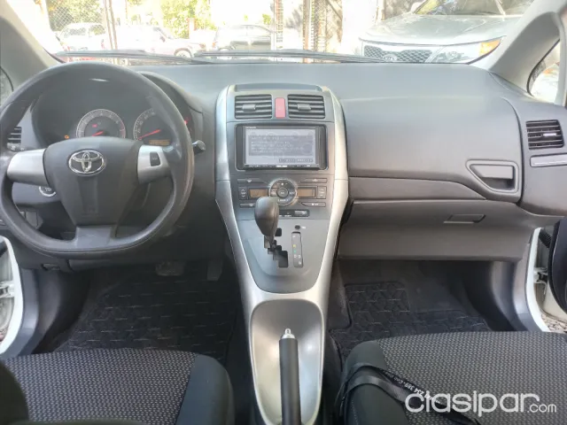 Toyota Auris 2010 — foto 8