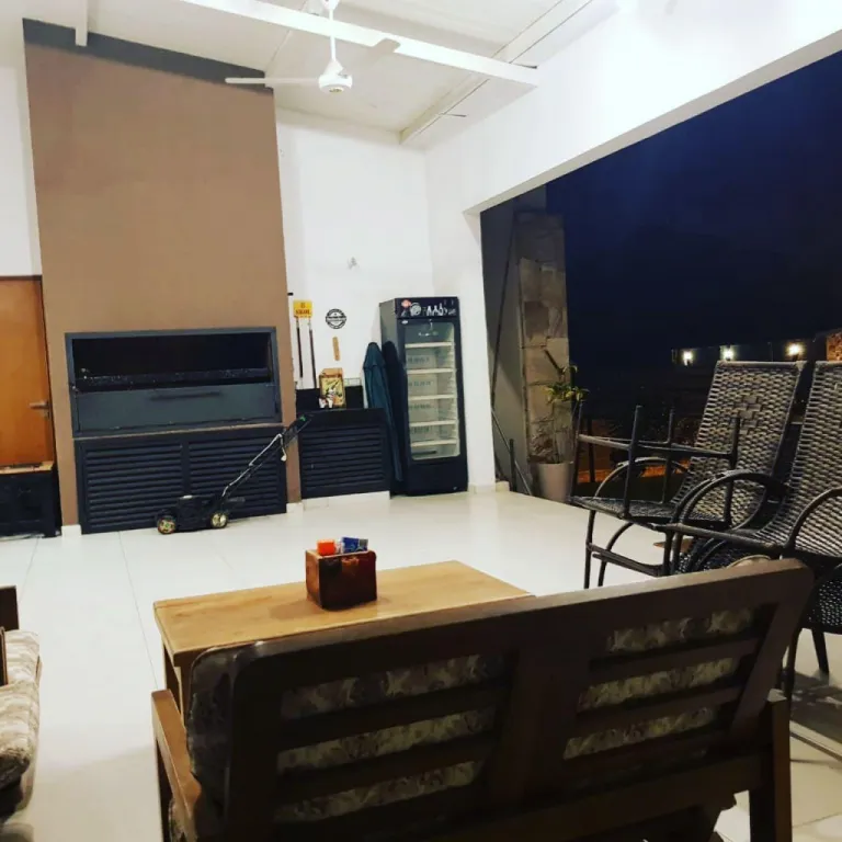SAN BER: ELEGANTÍSIMA RESIDENCIA – BARRIO CERRADO, PISCINA, SEGURIDAD 24 HORAS. — foto 3