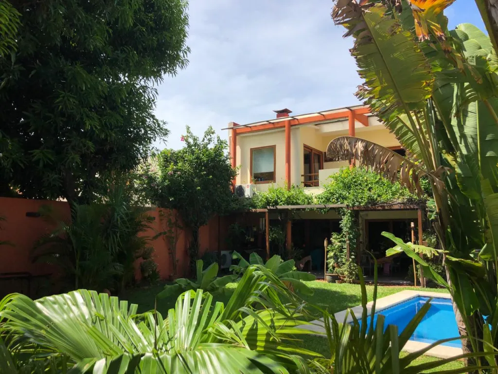 VENDO HERMOSA CASA DE FINAS TERMINACIONES EN YCUA SATI ZONA GOETHE — foto 2