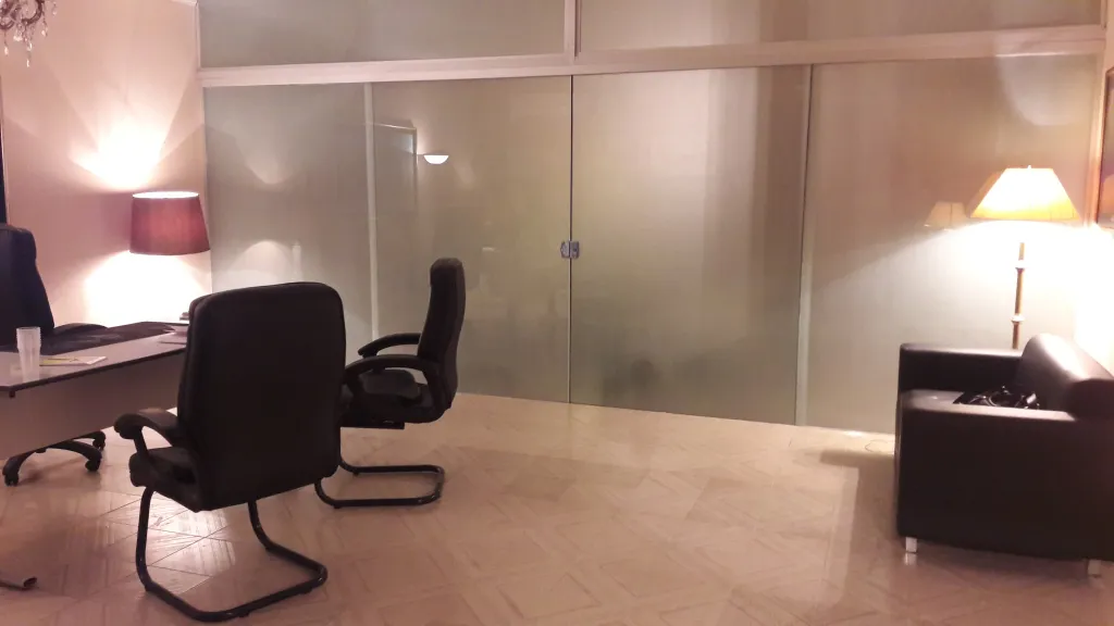 AMPLIA RESIDENCIA en BARRIO MARISCAL LOPEZ CERCANIAS BRASILIA Y ESPAÑA — foto 2
