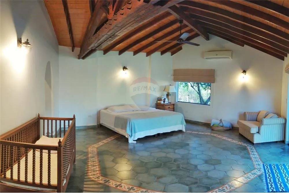 Vendo hermosa casa en Surubi-i 385,000 USD — foto 2