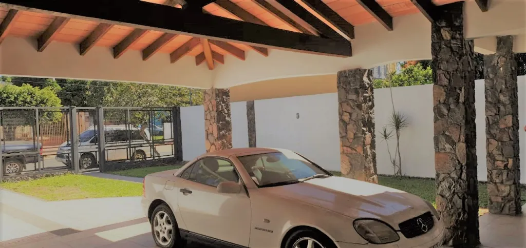 HERMOSA CASA EN ÑEMBY - SOBRE ASFALTO — foto 2