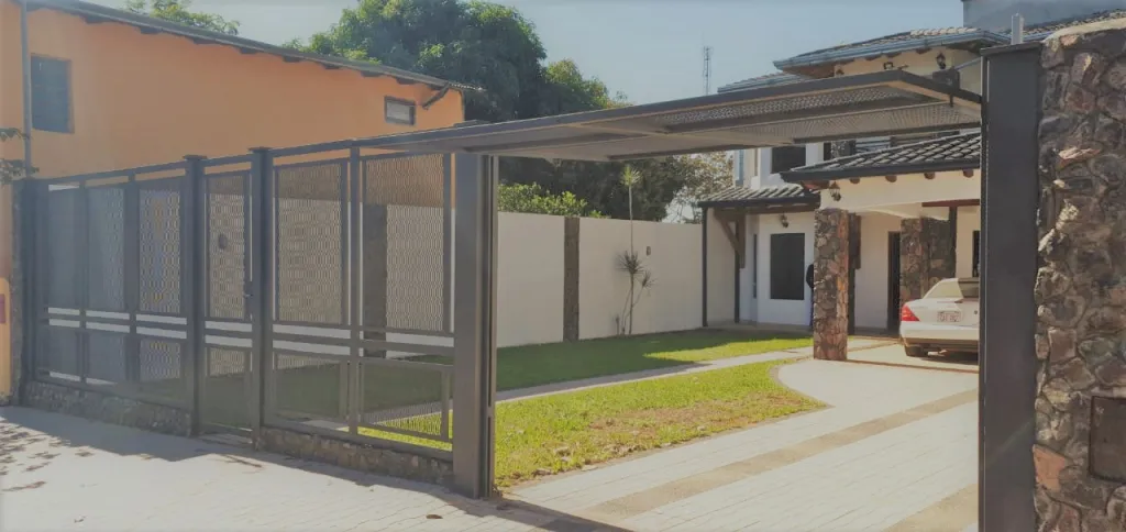 HERMOSA CASA EN ÑEMBY - SOBRE ASFALTO — foto 3