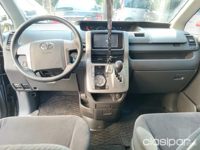 Toyota Voxy 2009 — foto 7