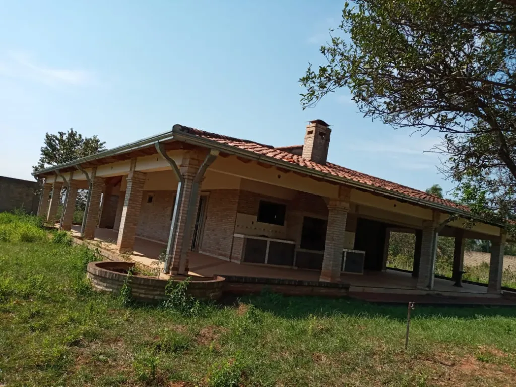 AMPLIA VIVIENDA FAMILIAR EN OFERTA — foto 3