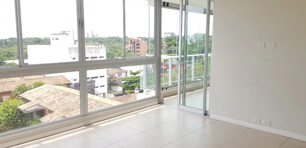 VILLAMORRA – RECOLETA –CASA RICA: ELEGANTE DEPTO, 3 MASTER SUITES, SEGURIDAD, PISCINA. — foto 2
