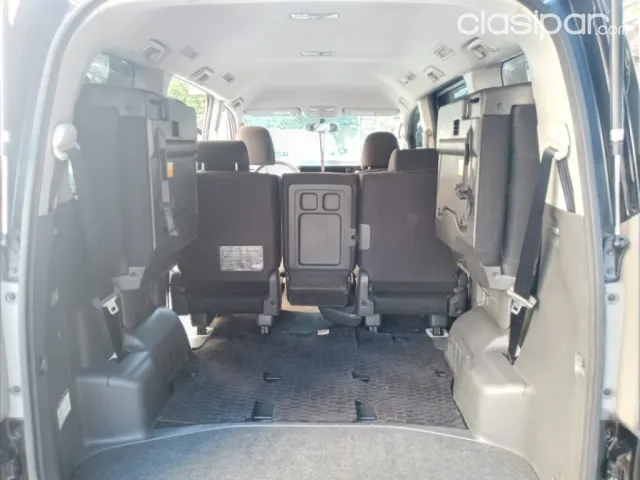 Toyota Voxy 2009 — foto 5