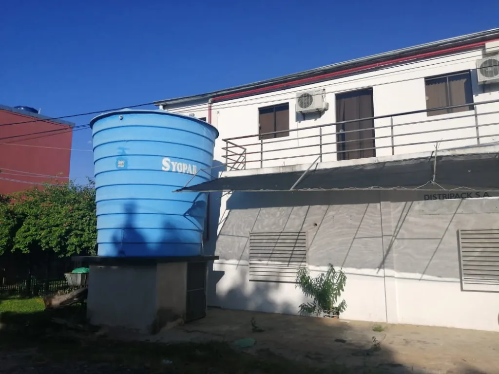 PROX. SHOP. MR. ALONSO: 600M2 – MAGNIFICO DEPOSITO P EMPRESAS – 2.000 USD (CONVERSABLE). — foto 2