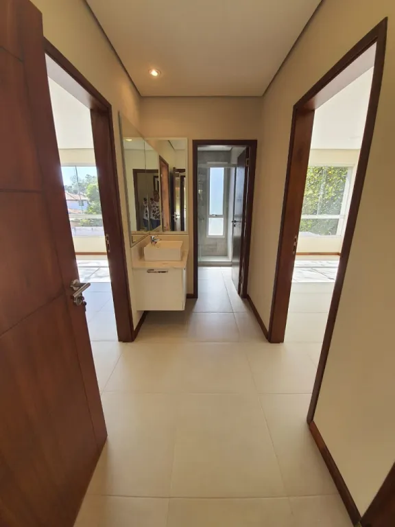 MBURUCUYÁ A ESTRENAR: 450M2 – BELLÍSIMA RESIDENCIA, 4 SUITES, PISCINA, 500.000 USD. — foto 2